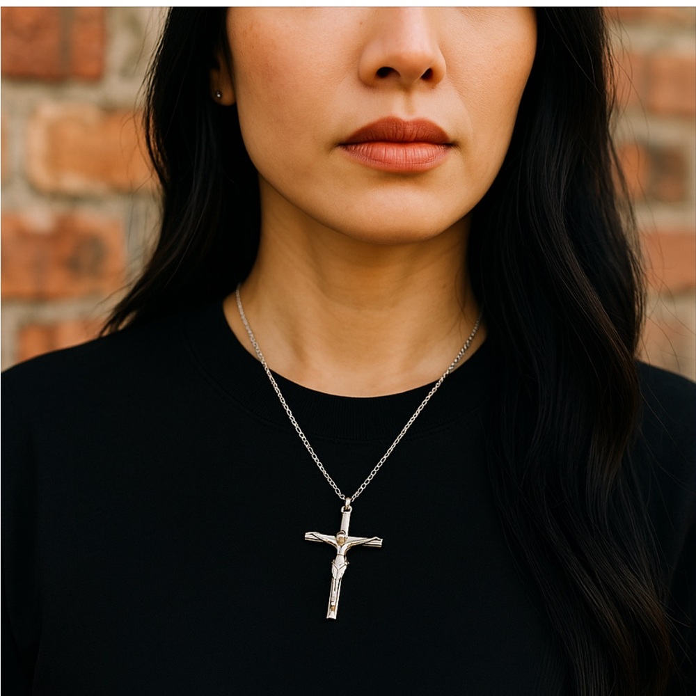 925 Sterling  Silver Cross Pendant Necklace
